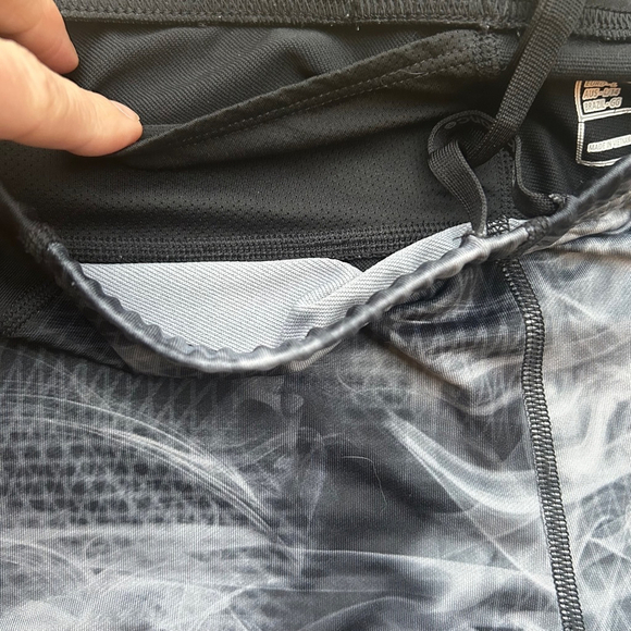 Women’s New Balance Capris Workout Leggings Large - Picture 5 of 7